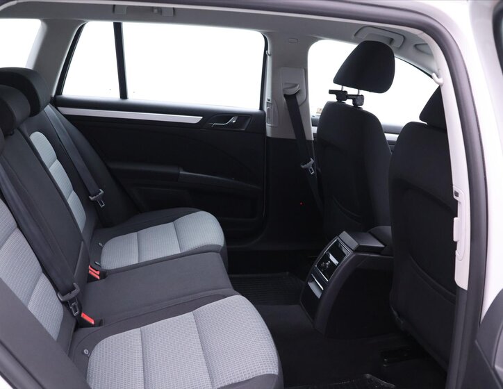 Škoda Superb Kombi 1,4 l 92 kw