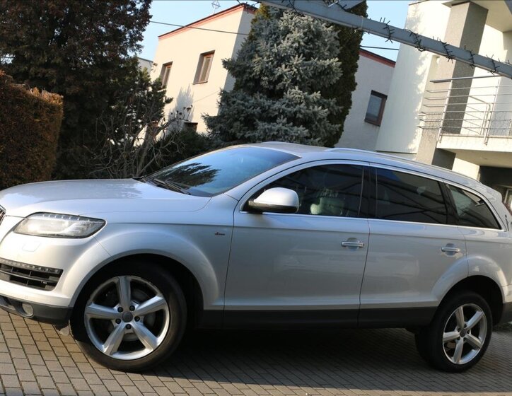 Audi Q7 Kombi 3,0 l 176 kw