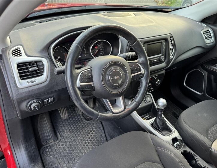 Jeep Compass SUV / Terénní 1,4 l 103 kw