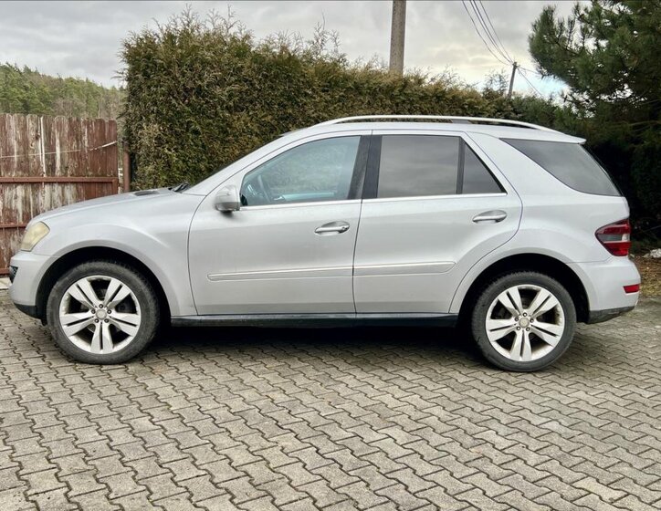 Mercedes-Benz Třídy M SUV 3,0 l 165 kw