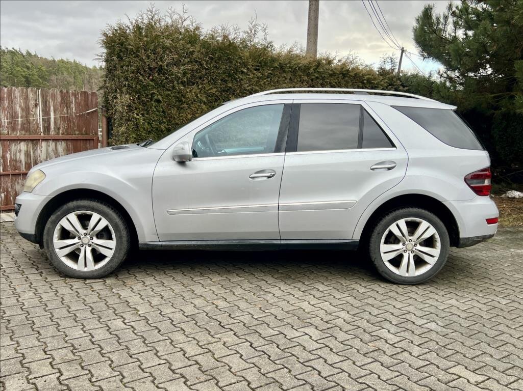 Mercedes-Benz Třídy M SUV 3,0 l 165 kw