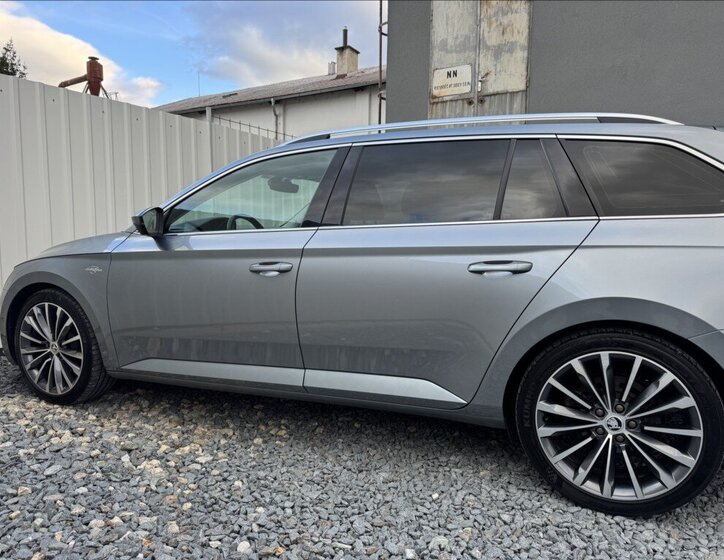 Škoda Superb 18