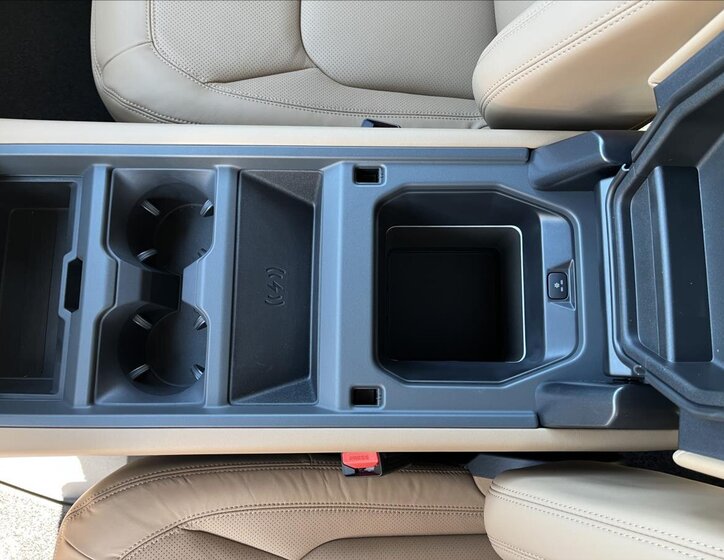 Land Rover Defender SUV / Terénní 5,0 l 313 kw