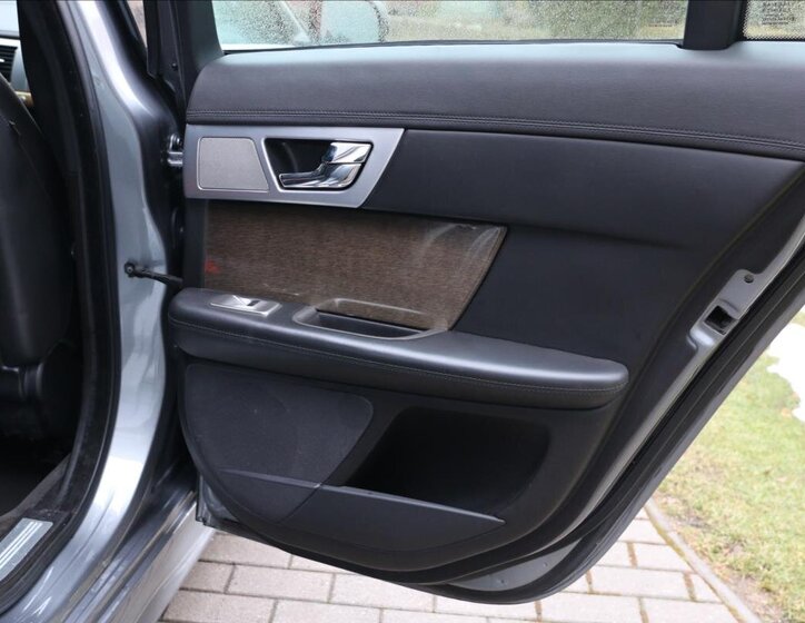 Jaguar XF Kombi 3,0 l 177 kw