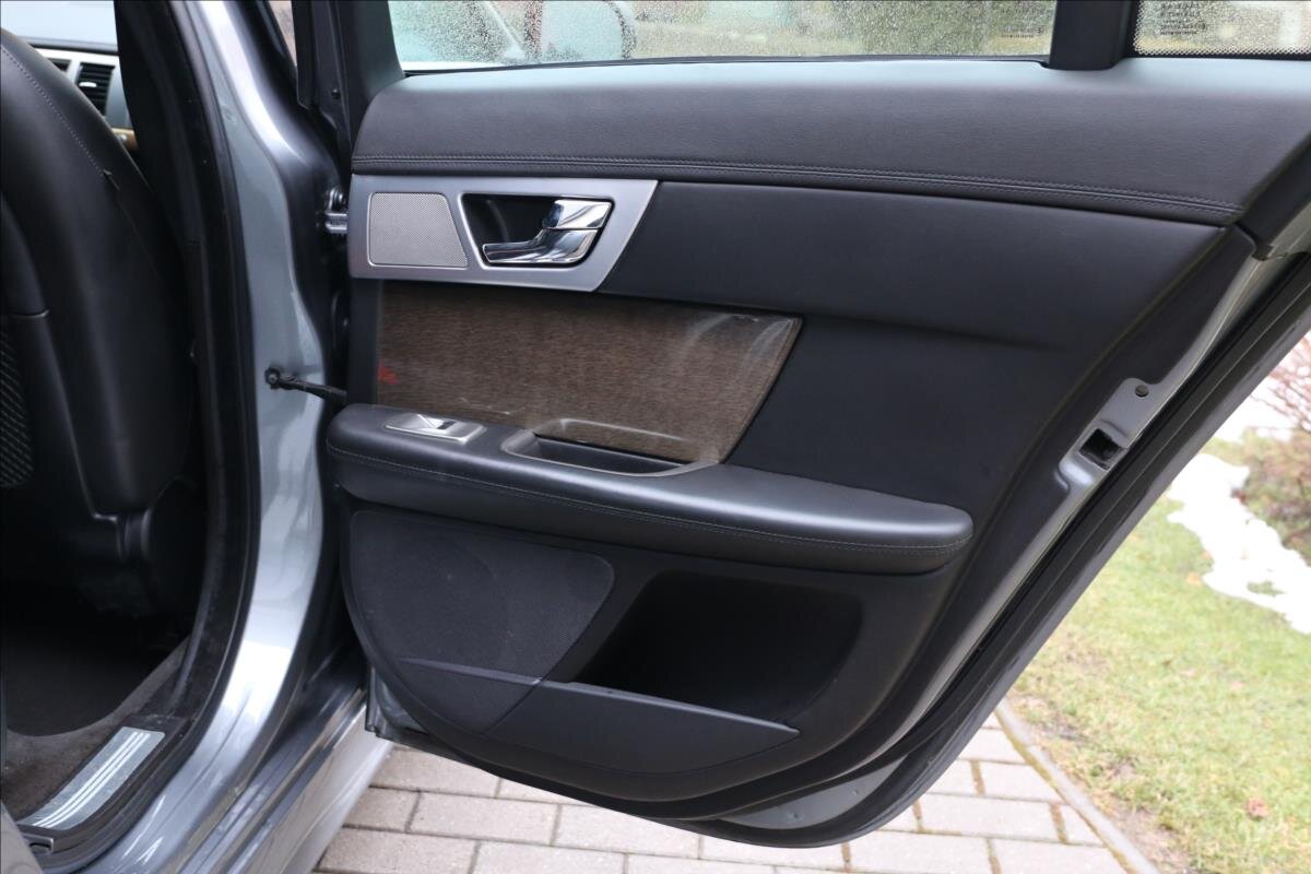 Jaguar XF Kombi 3,0 l 177 kw