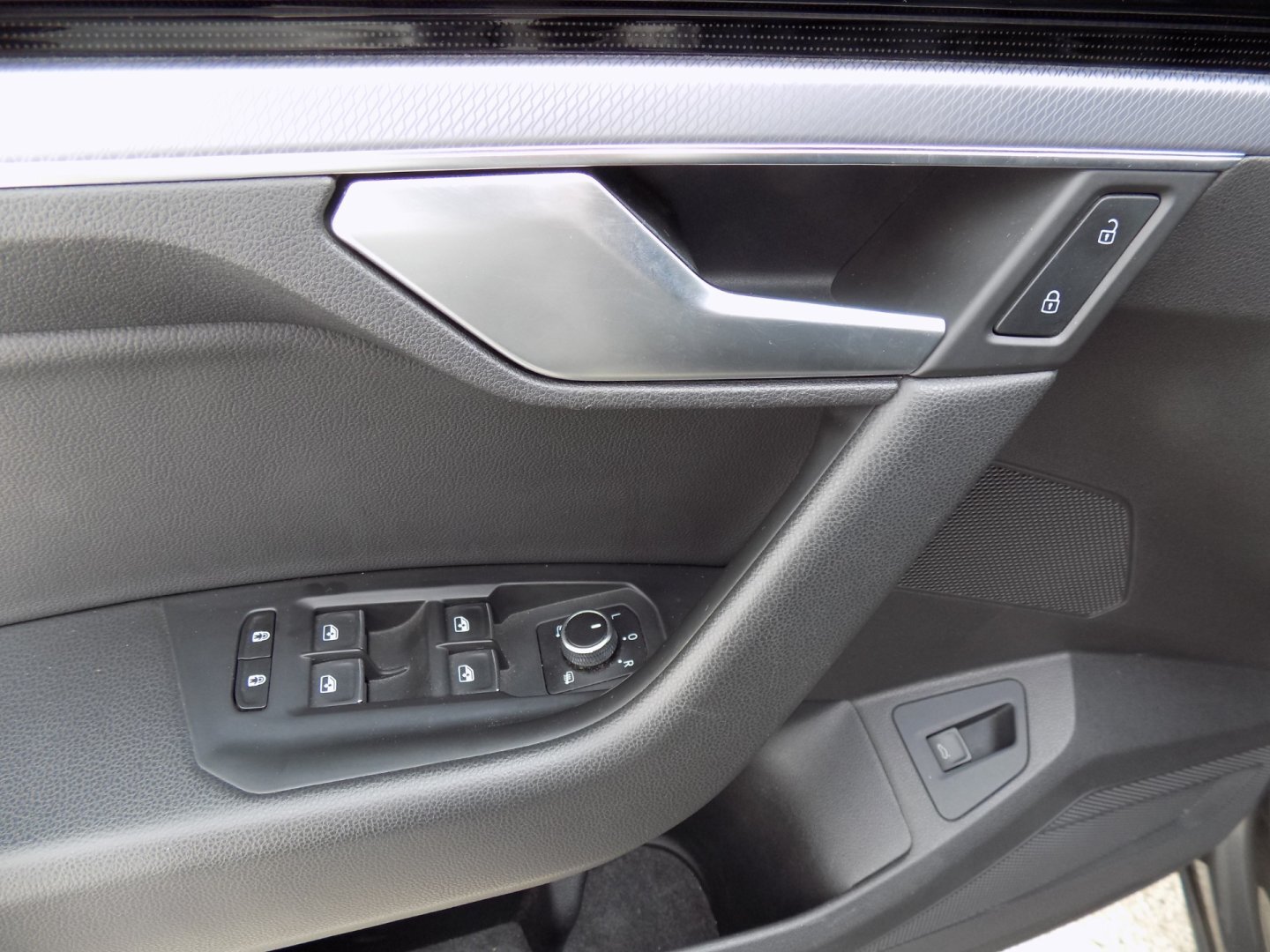 Volkswagen Touareg SUV / Terénní 3,0 l 210 kw