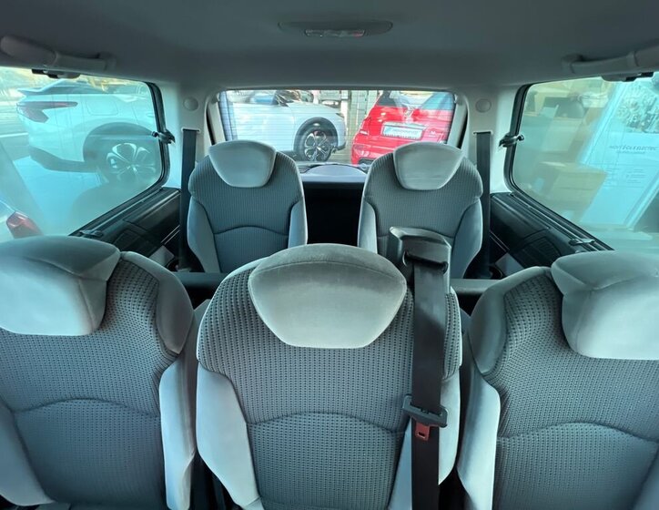 Peugeot 807 MPV 2,0 l 120 kw