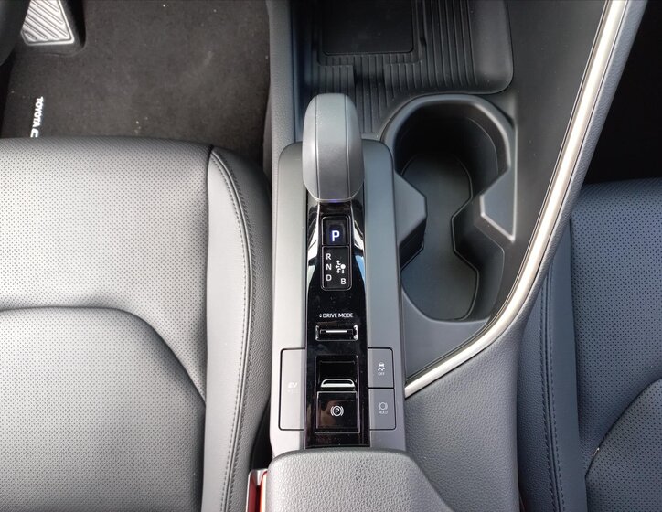 Toyota C-HR CUV / Crossover 1,8 l 72 kw