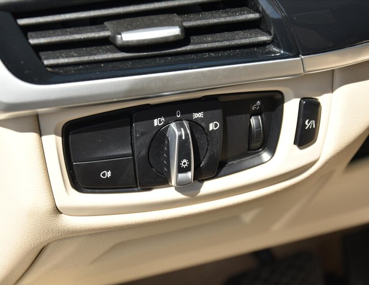 BMW X5 SUV / Terénní 3,0 l 230 kw