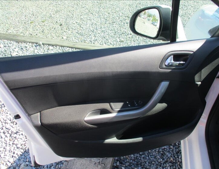 Peugeot 308 Hatchback 1,6 l 68 kw