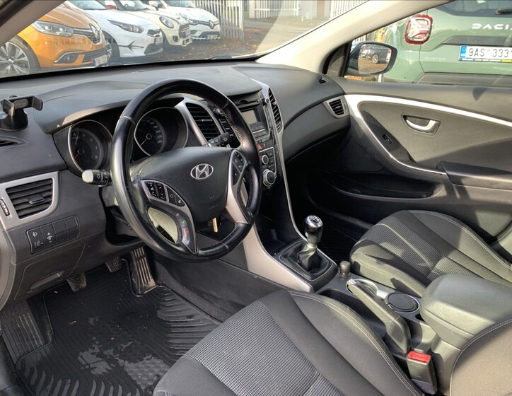 Hyundai i30 11