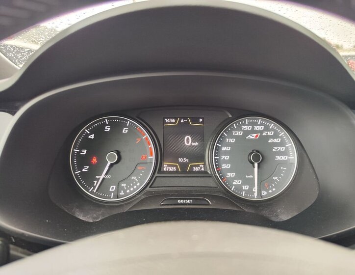 Seat Leon Hatchback 2,0 l 221 kw