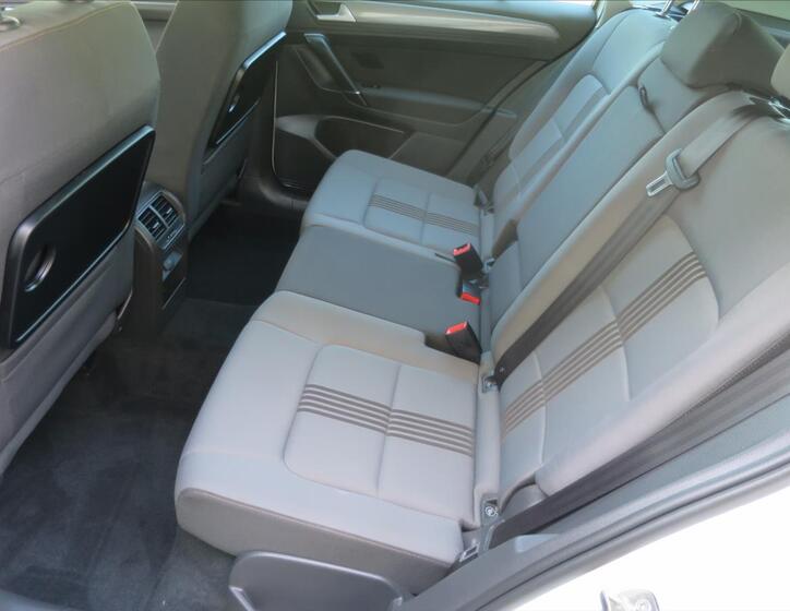 Volkswagen Golf Sportsvan 16