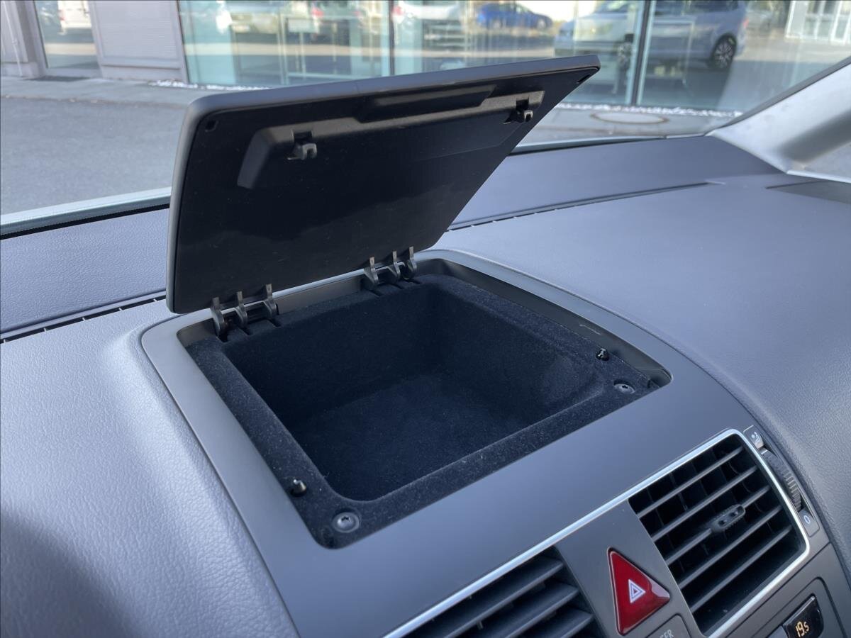 Volkswagen Touran MPV 1,6 l 77 kw