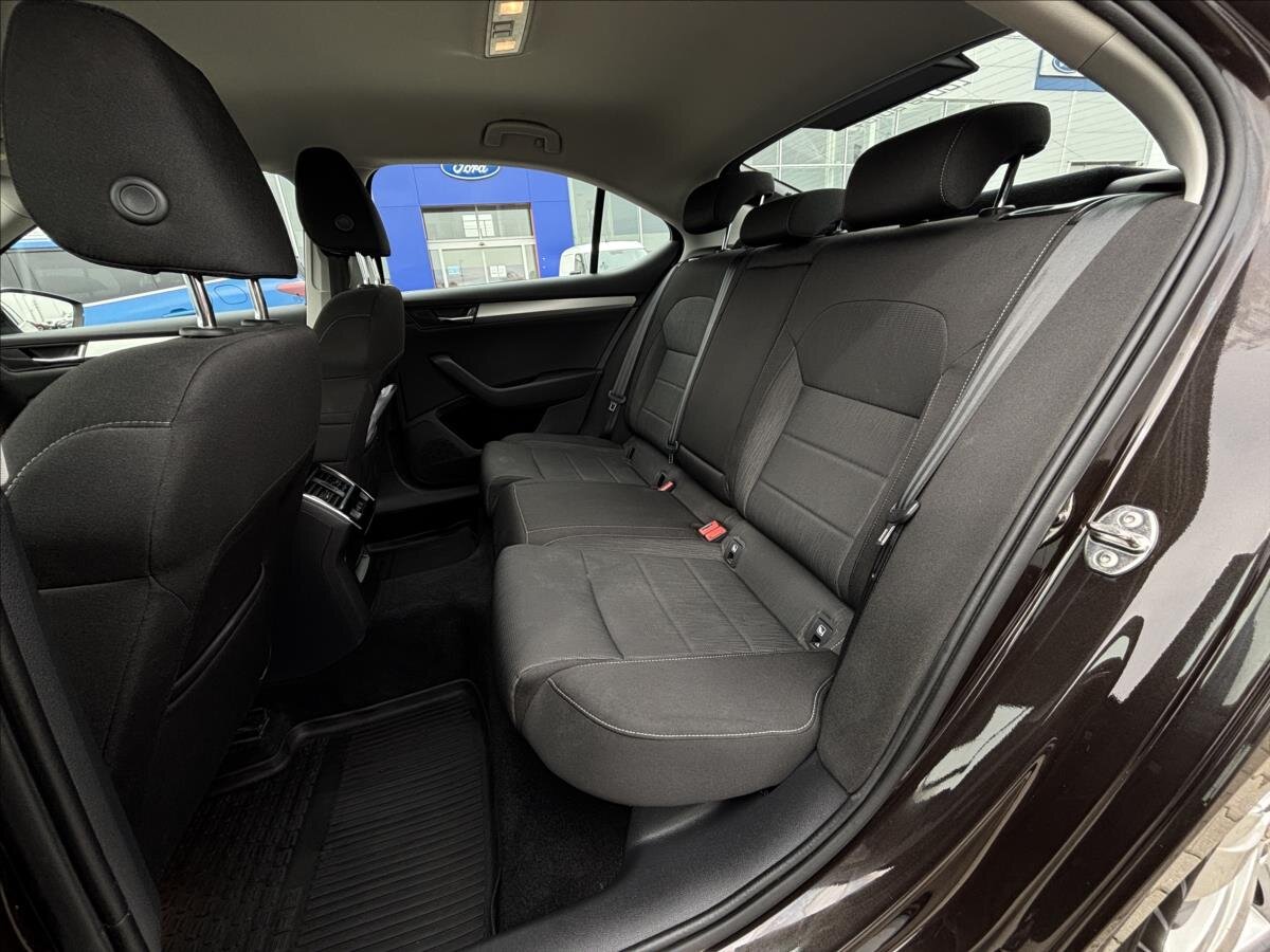 Škoda Superb Sedan / Limuzína 2,0 l 140 kw