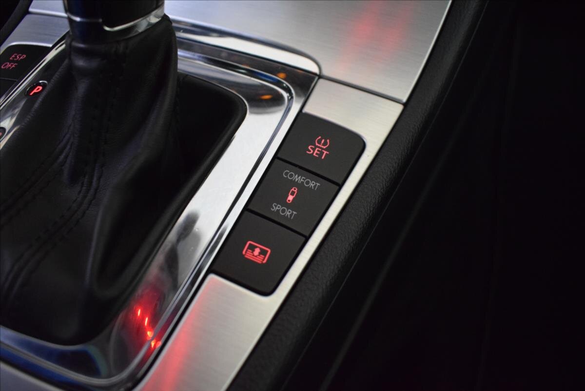 Volkswagen Passat CC Sedan 2,0 l 105 kw