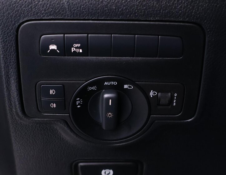 Mercedes-Benz Vito 15