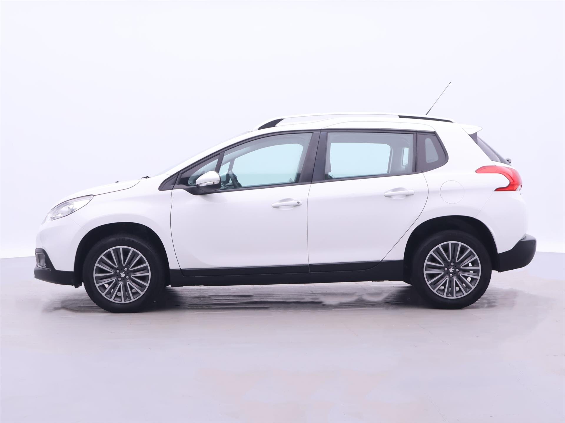 Peugeot 2008 SUV 1,2 l 81 kw