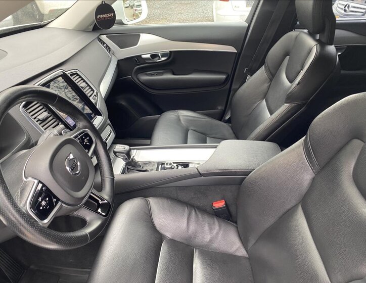 Volvo XC90 SUV / Terénní 2,0 l 173 kw