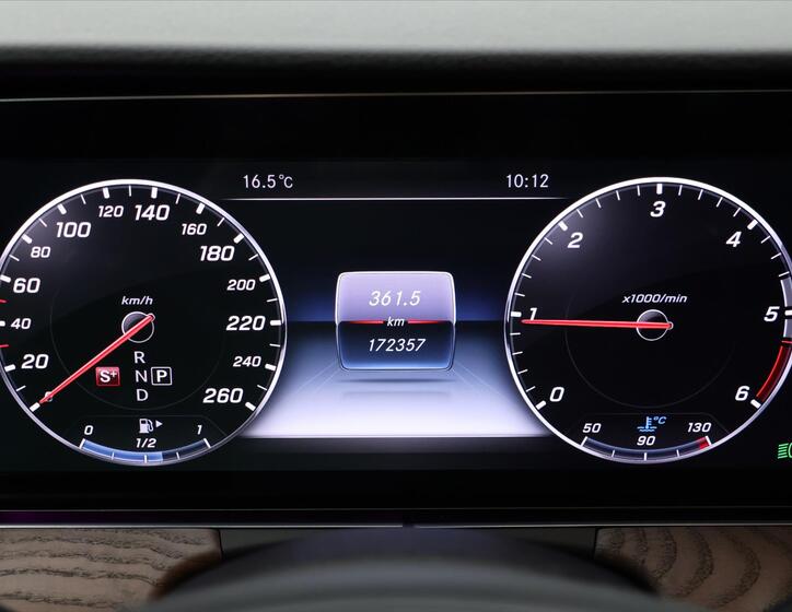 Mercedes-Benz Třídy E 19