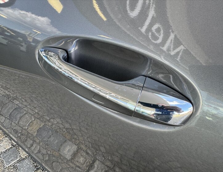 Mercedes-Benz GLA SUV / Terénní 2,0 l 165 kw