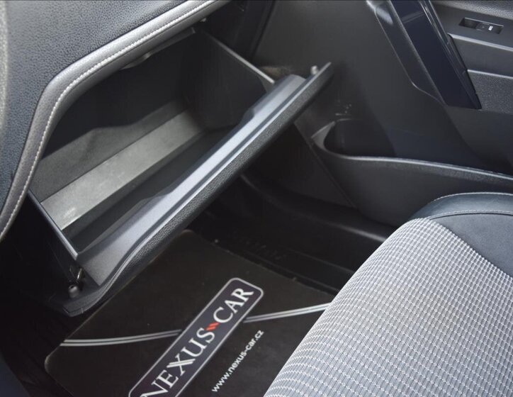 Toyota Auris Kombi 1,2 l 85 kw