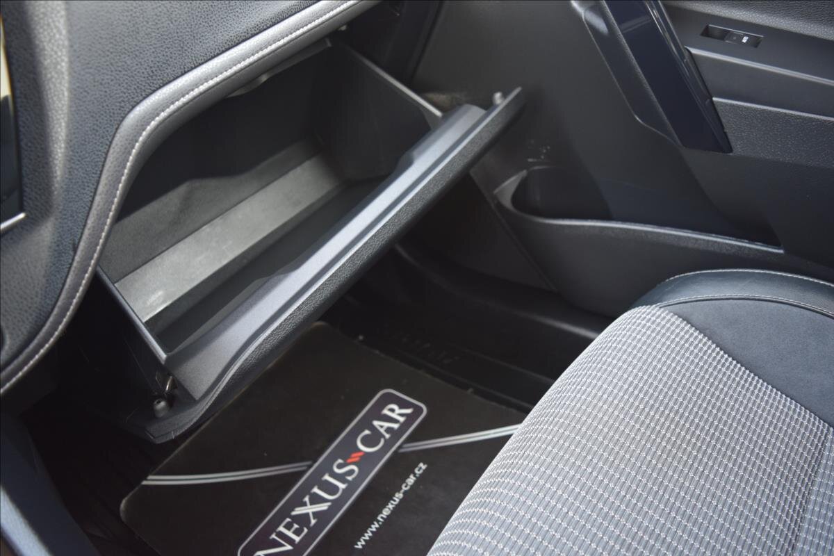 Toyota Auris Kombi 1,2 l 85 kw