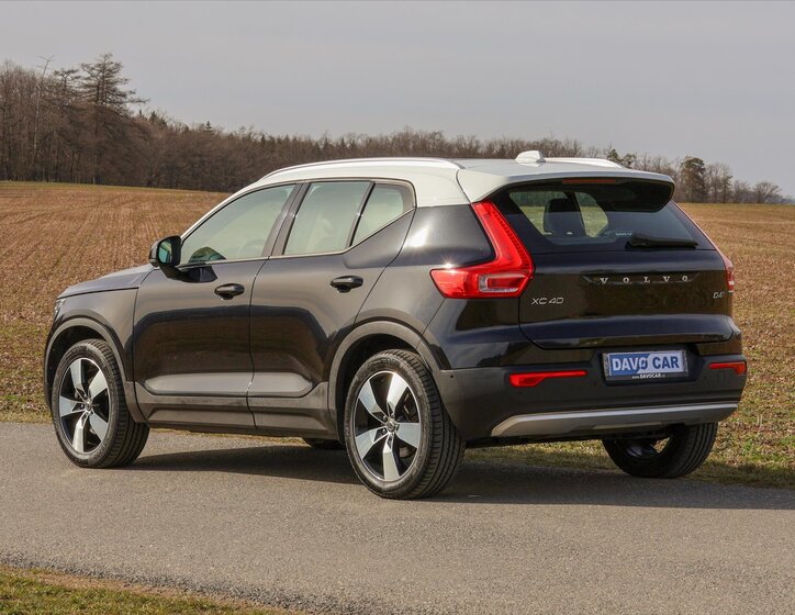 Volvo XC40 SUV / Terénní 2,0 l 140 kw