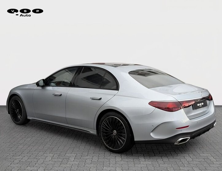 Mercedes-Benz Třídy E Sedan 2,0 l 145 kw