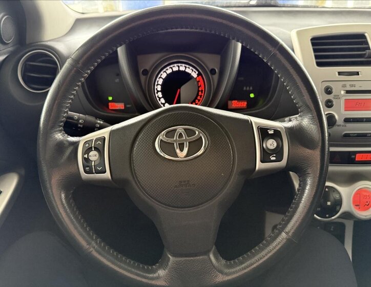 Toyota Urban Cruiser Hatchback 1,3 l 74 kw