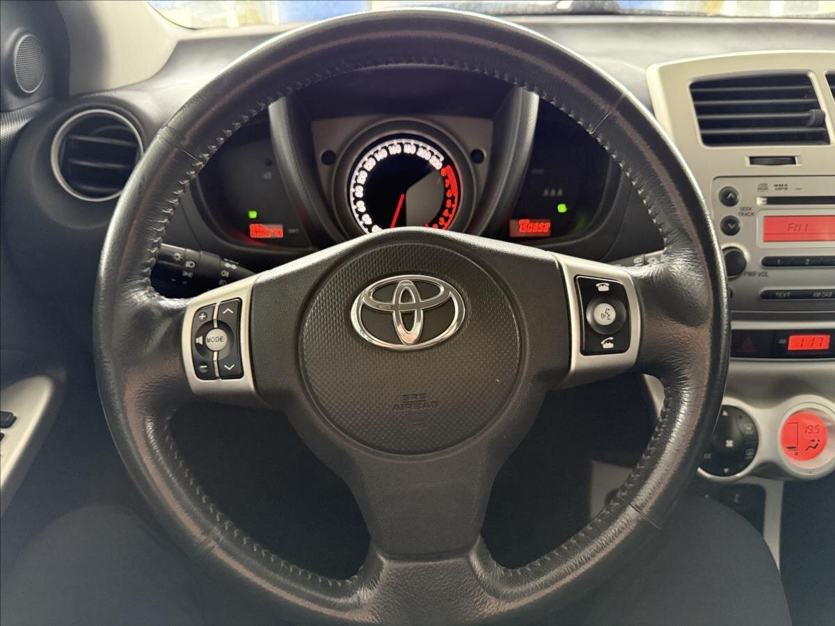 Toyota Urban Cruiser Hatchback 1,3 l 74 kw