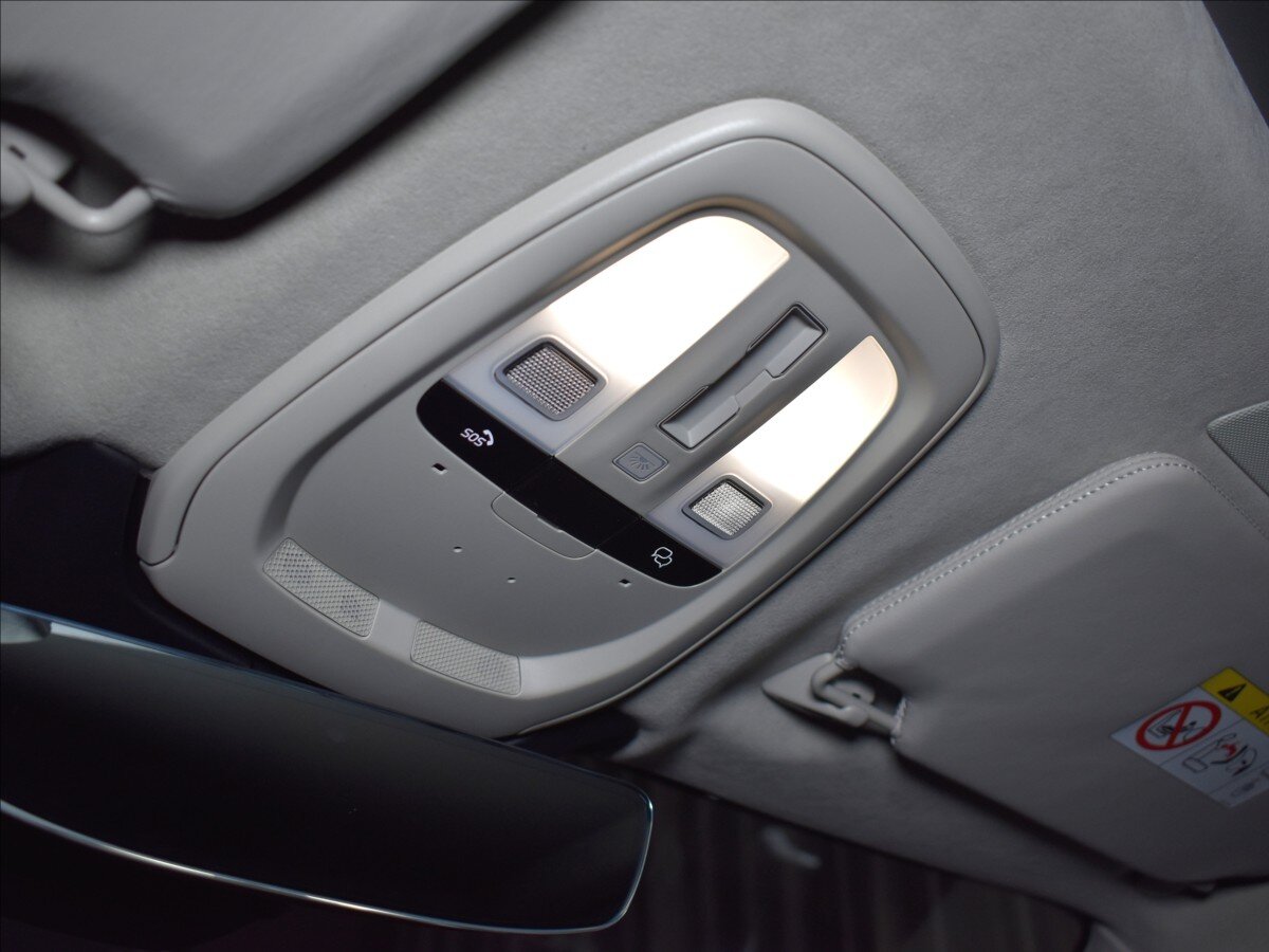 Volvo XC90 SUV / Terénní 2,0 l 335 kw