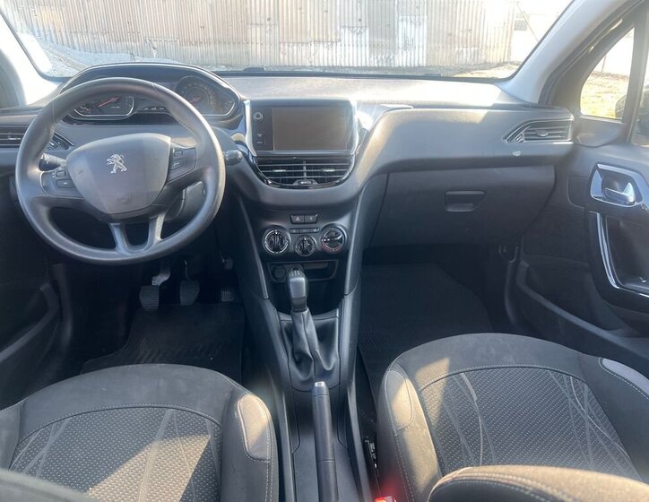 Peugeot 208 Hatchback 1,2 l 60 kw