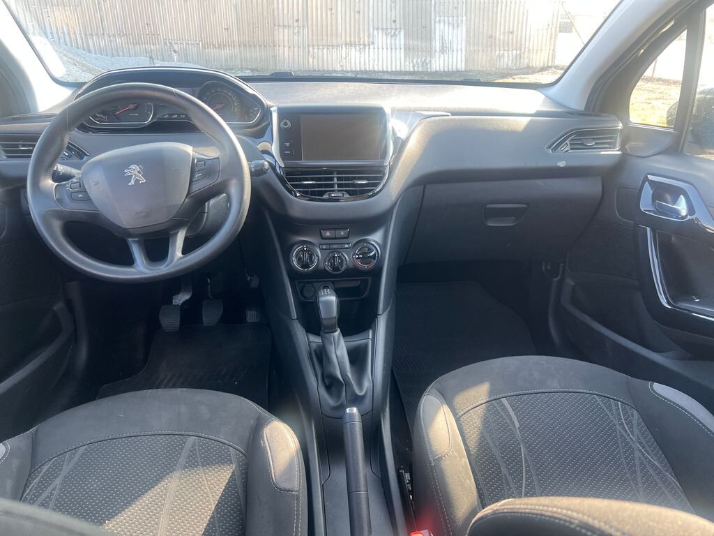 Peugeot 208 Hatchback 1,2 l 60 kw