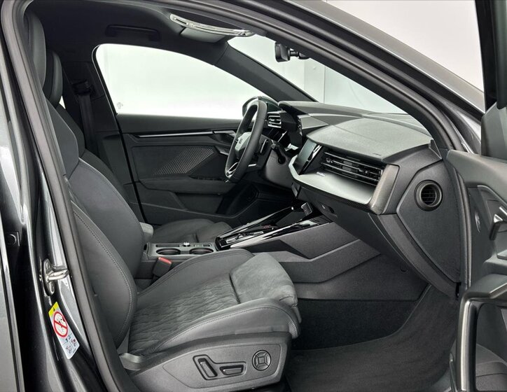 Audi RS 3 Sedan / Limuzína 2,5 l 294 kw