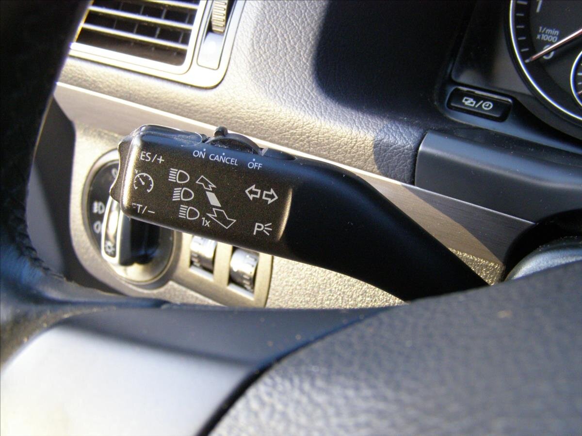 Volkswagen Touran MPV 1,2 l 77 kw