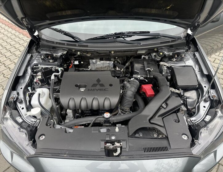 Mitsubishi Lancer Sedan 1,8 l 103 kw