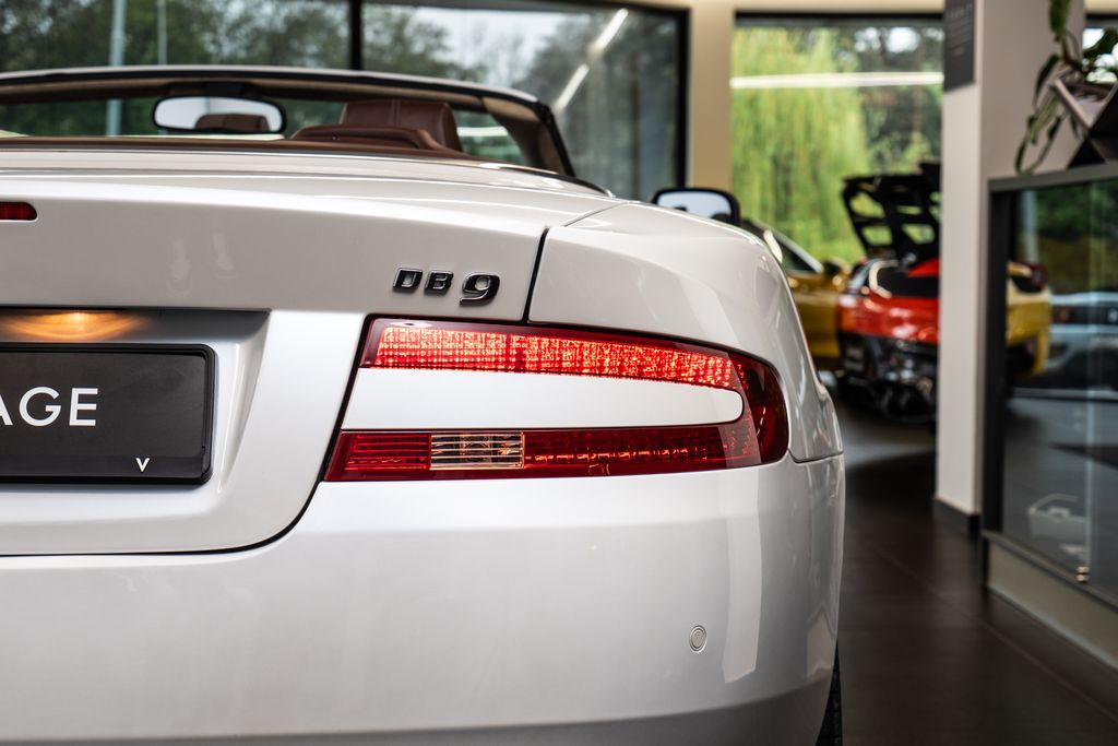 Aston Martin DB9