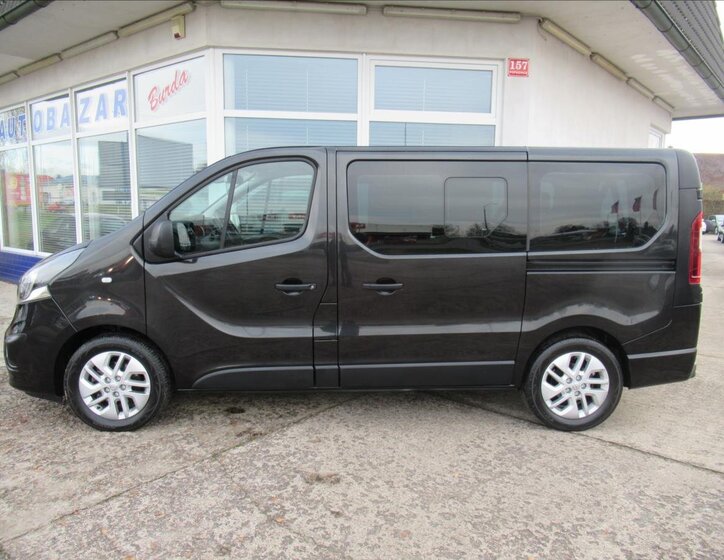 Opel Vivaro 8