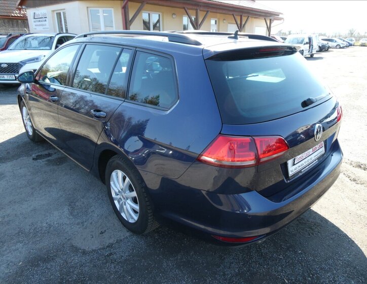 Volkswagen Golf Kombi 1,6 l 81 kw