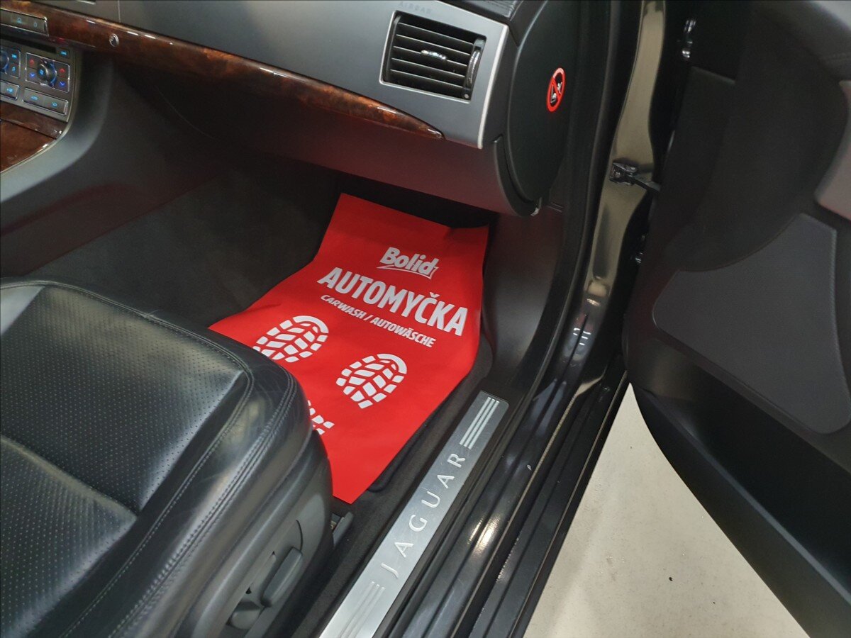 Jaguar XF Sedan / Limuzína 3,0 l 202 kw