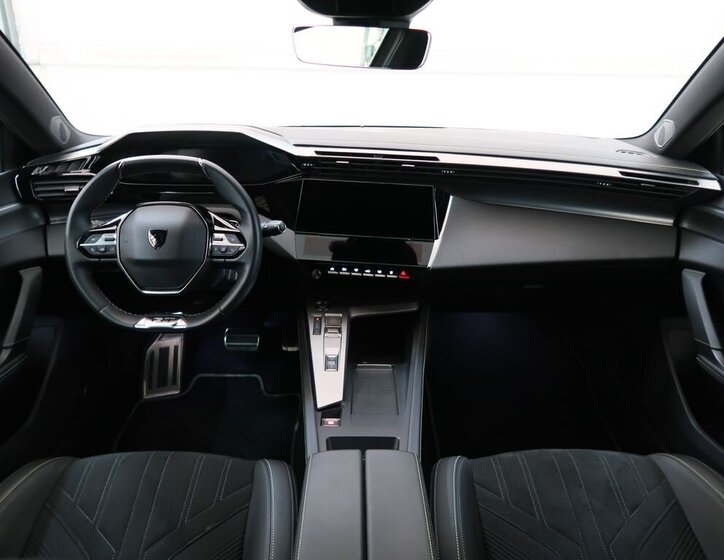 Peugeot 408 Liftback 1,6 l 133 kw