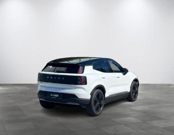 Volvo EX30 4