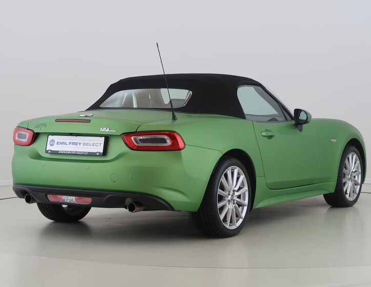 Fiat 124 Spider 5