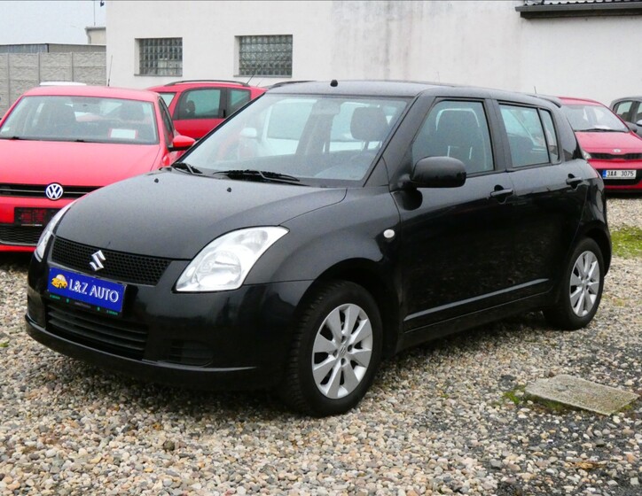 Suzuki Swift 1