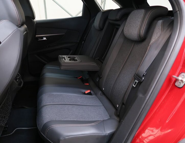 Peugeot 3008 SUV 2,0 l 110 kw