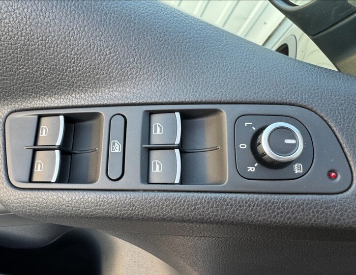 Volkswagen Tiguan SUV / Terénní 2,0 l 81 kw