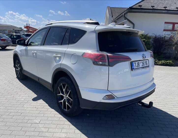 Toyota RAV4 SUV / Terénní 2,5 l 145 kw