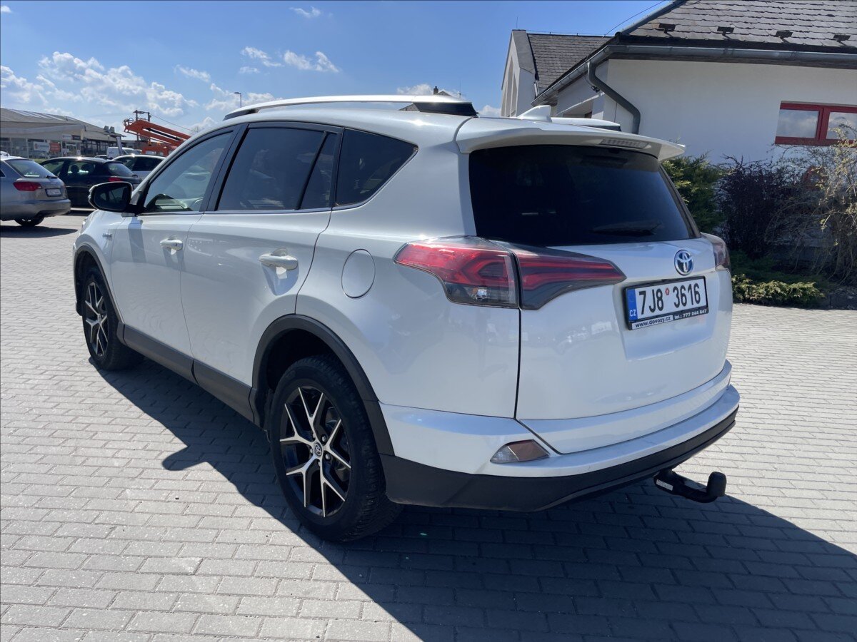 Toyota RAV4 SUV / Terénní 2,5 l 145 kw