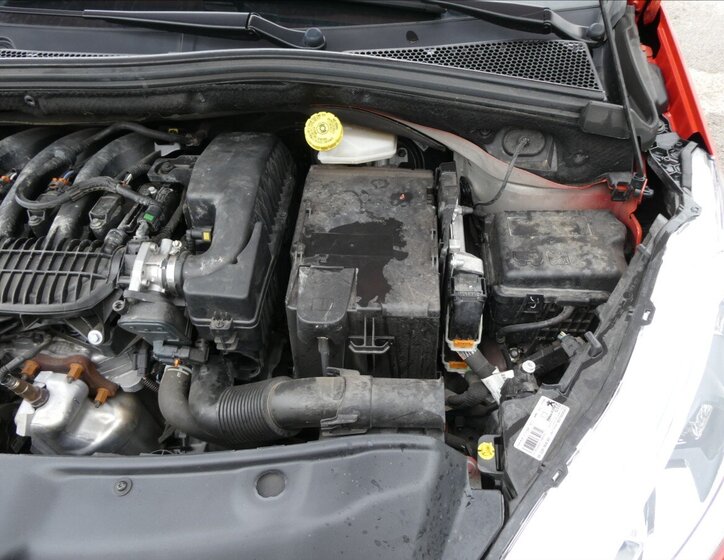 Peugeot 208 Hatchback 1,2 l 61 kw